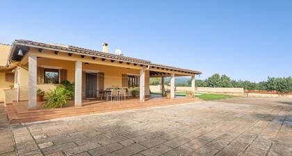 Rural retreat near beaches in Can Ferradura, Binissalem