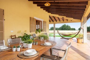 Outdoor dining - Rural retreat near beaches in Can Ferradura, Binissalem (Binissalem)