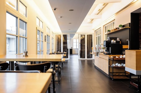 Daily self-serve breakfast (EUR 5 per person). Motel Zeltweg - Self-Check-in