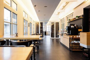 Se ofrece un desayuno autoservicio (5 EUR por persona)