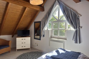2 Schlafzimmer, Reisekinderbett, kostenloses WLAN