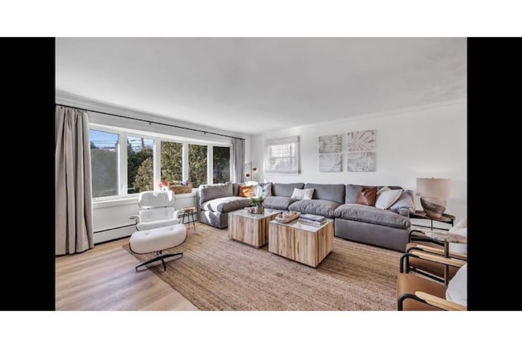 Ocean Beach Fun! 3 bedroomsDog ok with fee and signing of pet agreement!<br>