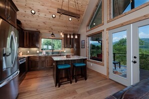 Microwave, dishwasher, coffee/tea maker - Private Smoky Mountain destination Above the Clouds (Bryson City)