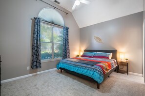 3 habitaciones, escritorio, tabla de planchar con plancha y wifi gratis 