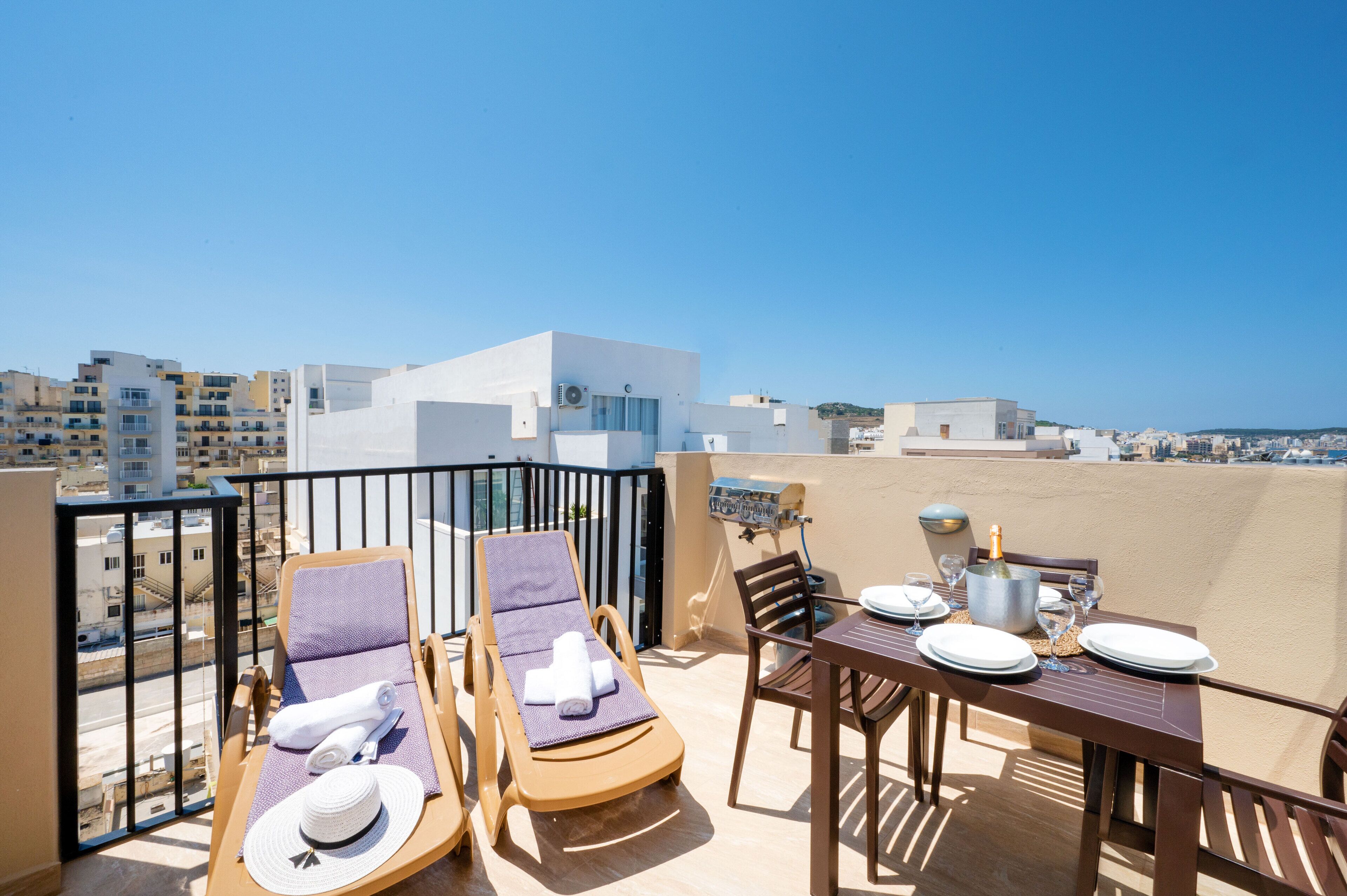 Standard Apartment, 1 Bedroom, Partial Ocean View | Terrace/patio