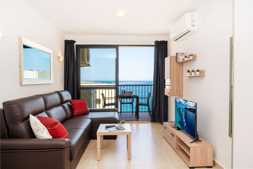 Sea Bliss Penthouse with two terraces enjoying side seaviews by Gatewaysmalta