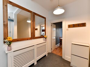 Interior - Spacious 3 Bedroom Apartment Close to City Centre - Pass the Keys (Cardiff)