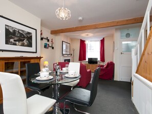Dining - Comfortable Stone Built Cottage in Menai Bridge - Pass the Keys (Menai Bridge)