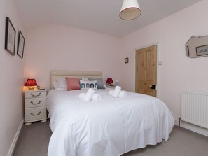 2 bedrooms, iron/ironing board, free WiFi, bed sheets - Comfortable Stone Built Cottage in Menai Bridge - Pass the Keys (Menai Bridge)