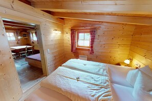 2 Schlafzimmer, Reisekinderbett, kostenloses WLAN