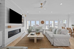 TV - Sea Pearl- Exquisite New Construction with Pool & Rooftop Deck (Atlantic Beach)