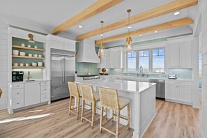 Fridge, microwave, oven, stovetop - Sea Pearl- Exquisite New Construction with Pool & Rooftop Deck (Atlantic Beach)