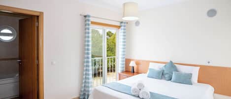 2 chambres, fer et planche Ă repasser, Wi-Fi, literie fournie