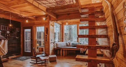 Nest · Treehouse on the Water -Eagles Nest-20 ft high