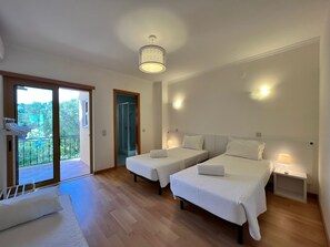 2 chambres, fer et planche à repasser, Wi-Fi, draps fournis