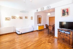 1 quarto, ferros/tábuas de passar roupa, Wi-Fi, roupa de cama