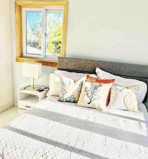 2 bedrooms, iron/ironing board, travel cot, free WiFi