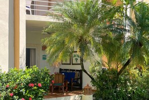 Terrace/patio - Poolside 2 Bedroom in Beachfront Complex, Cabarete (Cabarete)