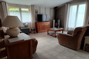 Smart TV, DVD player - Holiday Home near Alabaster Coast (Les Grandes-Ventes)