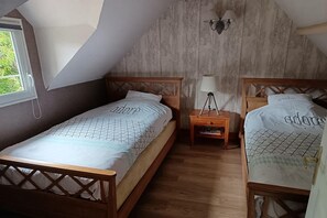 2 Schlafzimmer, Reisekinderbett, kostenloses WLAN