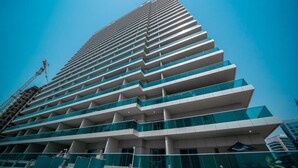 Front of property - SuperHost - Spacious Apartment In Business Bay With Canal View (Dubai)