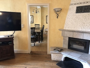 Interior - Historic house for friends and families, each room has its own bathroom. (Meisenheim)