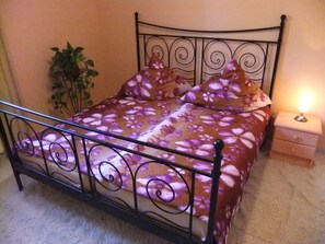 3 bedrooms, desk, travel cot, free WiFi - Vacation apartment Gagat "Villa Edelstein" (Mörschied)