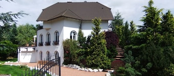 Vacation apartment Gagat "Villa Edelstein"