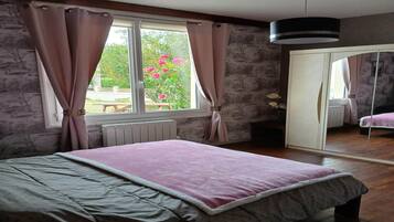 5 Schlafzimmer, Reisekinderbett, kostenloses WLAN