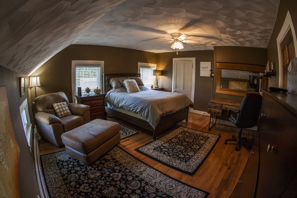 2 dormitoris, caixa forta a l'habitació i planxa i posts de planxar