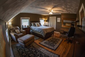 2 bedrooms, in-room safe, iron/ironing board, WiFi