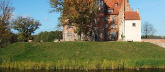 House by Lake Flacher See with Beach Access