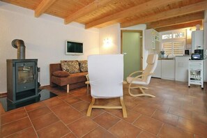 Smart TV, fireplace - Ferienhaus mit Terrasse und Kaminofen in Parchim (Parchim)