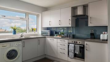 Fridge, oven, dishwasher, toaster