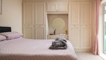 3 Schlafzimmer, Bügeleisen/Bügelbrett, WLAN, Bettwäsche