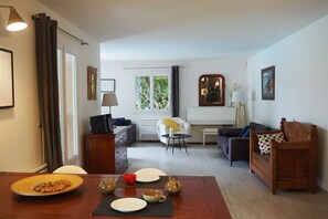 Smart TV, table tennis