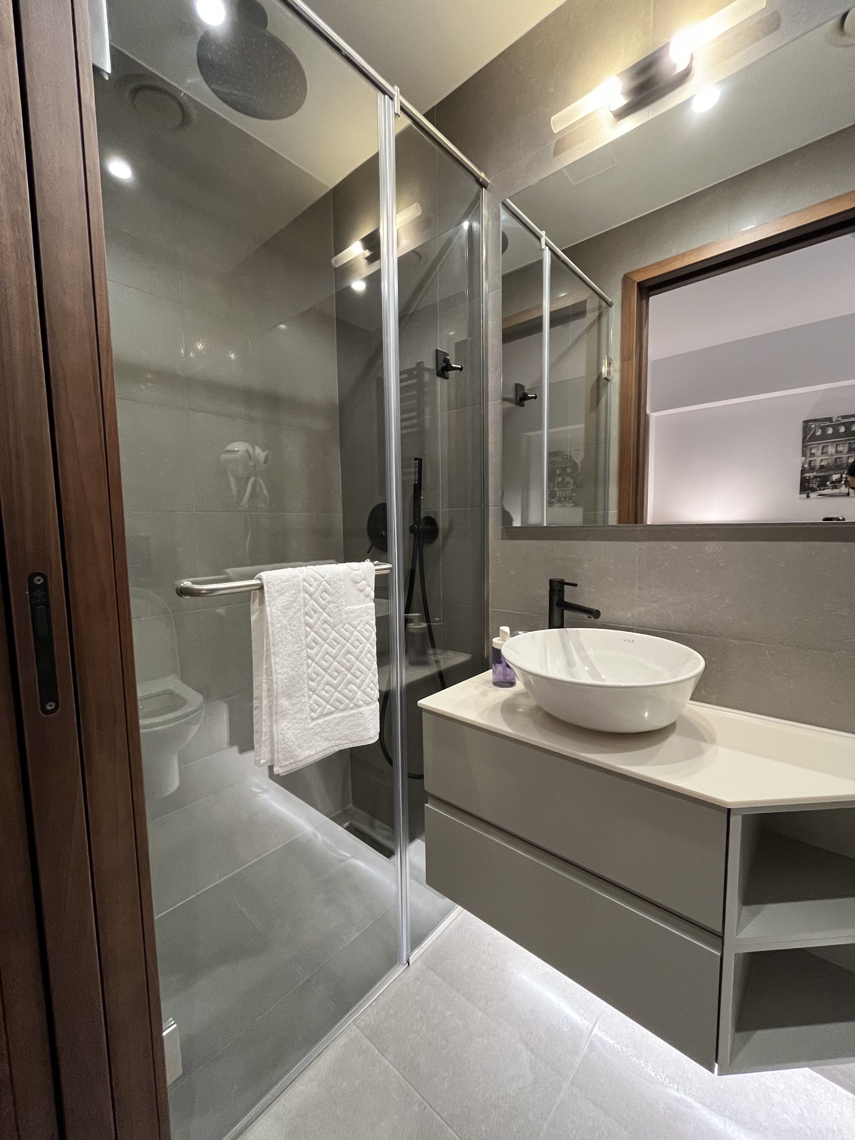 Free minibar, desk, laptop workspace, soundproofing