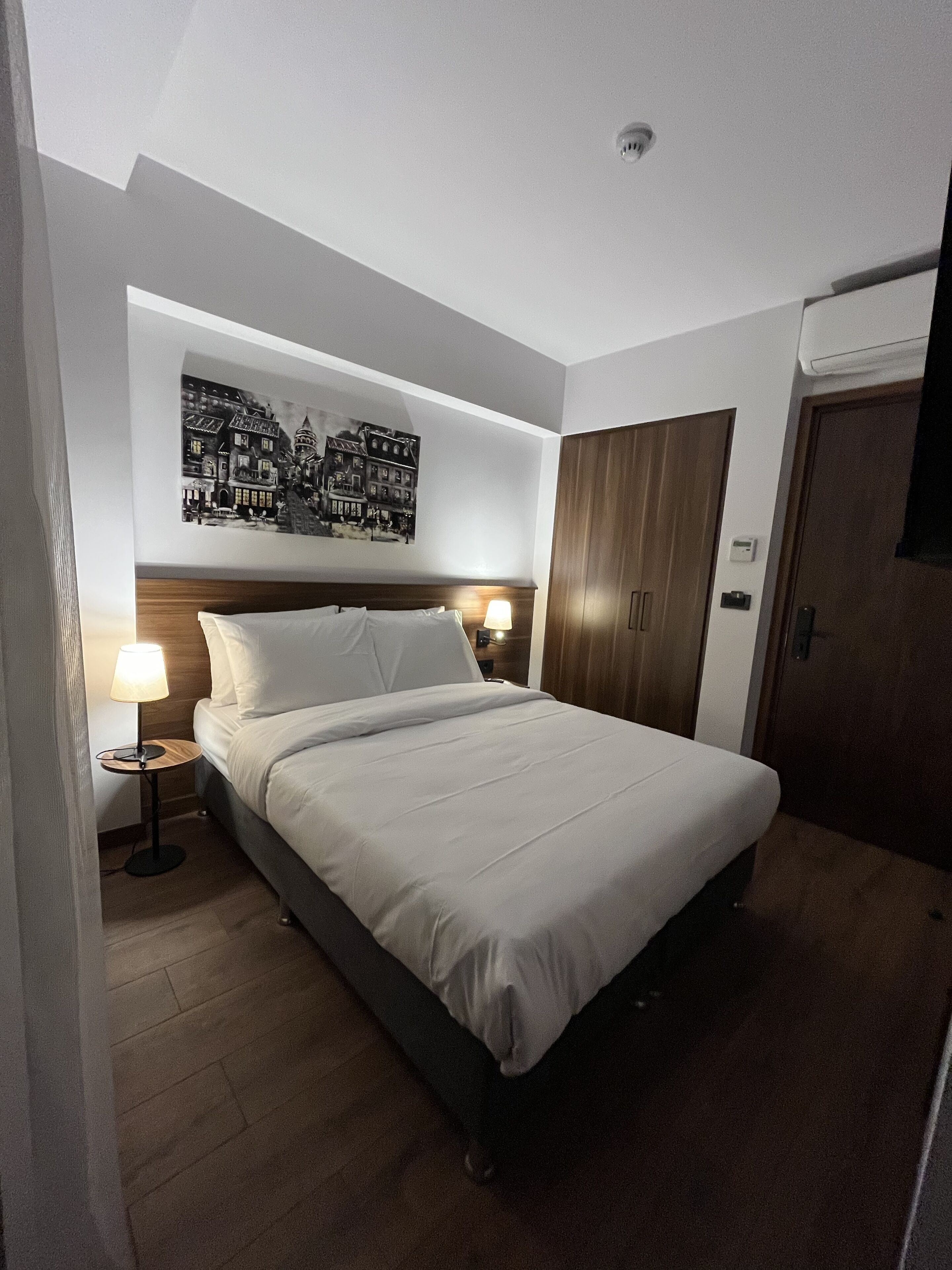 Free minibar, desk, laptop workspace, soundproofing