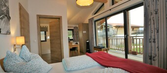 Chalet Alpenzauber mit beheiztem Pool, Inzell