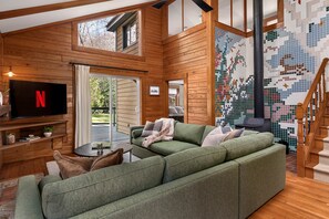 Interior - Family Friendly Cabin with Hot Tub Creek and Fire Pit Near Black Mountain (Black Mountain)
