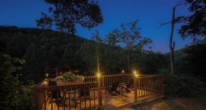 Secluded Lodge*Full kitchen + King Bed