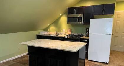 Cozy 1 bedroom private apartment- Hornell/Alfred