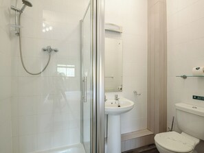 Towels - 2 bedroom accommodation in Ashby cum Fenby (Ashby cum Fenby)