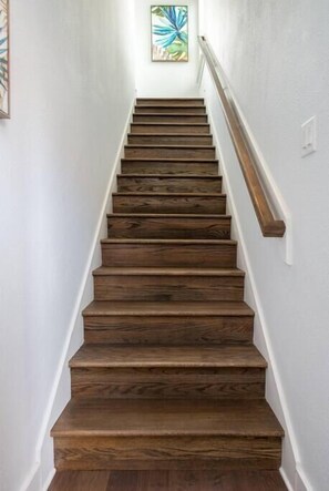 Interior - Escape - Two Blocks to Beach! (Jacksonville Beach)