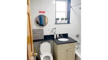 Douche, sĂšche-cheveux