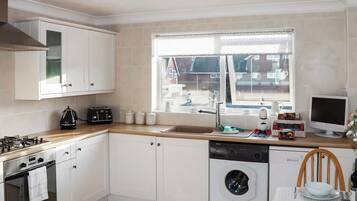 Lave-vaisselle, chaise haute