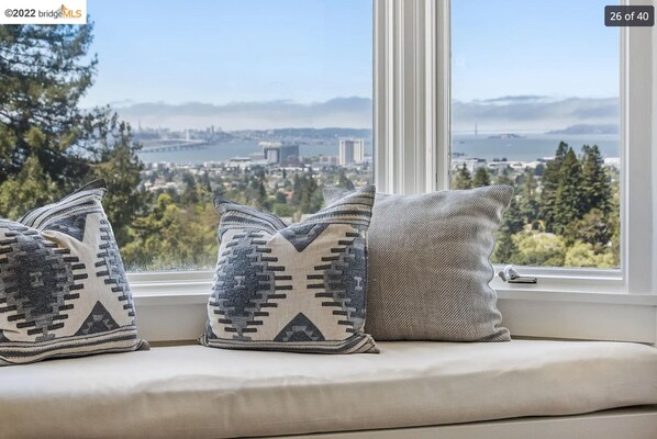 Interior - Berkeley Hills House with Great views of Bay and Bridges (Berkeley)
