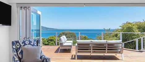 TV, books, stereo, offices