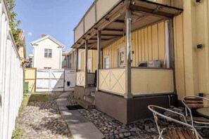 Outdoor dining - Centralt | Pittoreskt| Lägenhet #2 (Västervik)