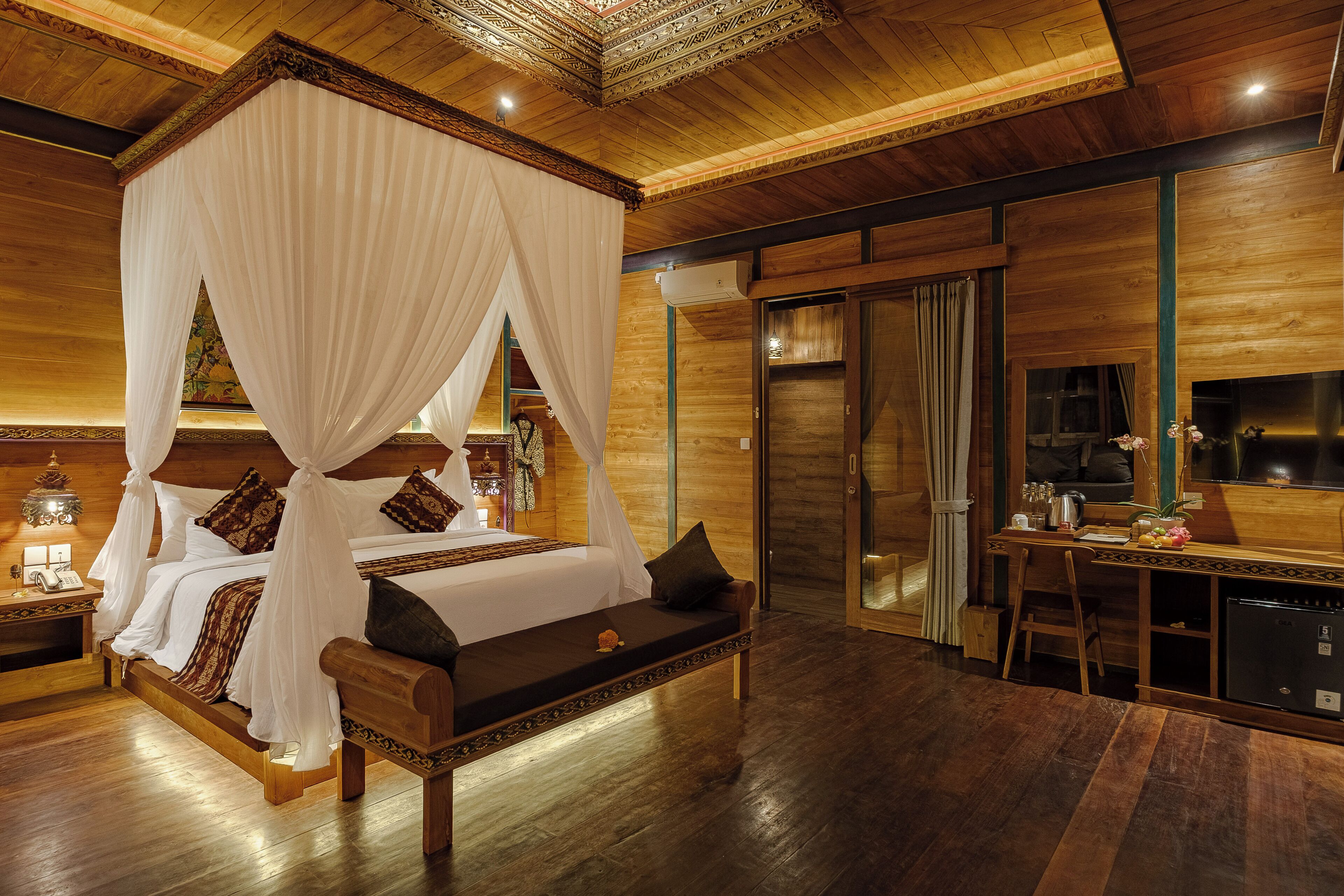 Minibar, bed sheets